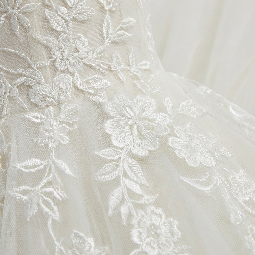 Abito da Sposa Lungo Scollo a V Pizzo Floreale Gonna in Tulle