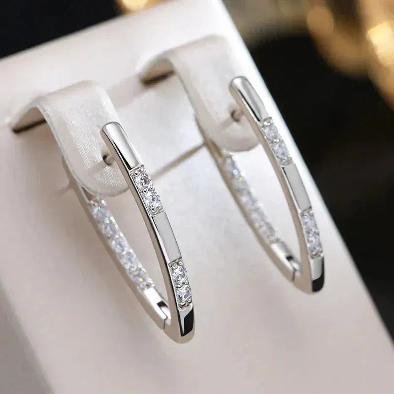 Orecchini sofisticati con pietre di zirconia