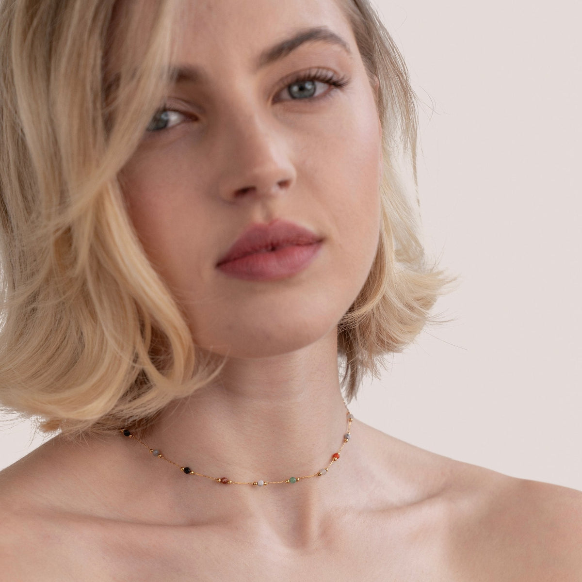 Collana minimalista con pietra